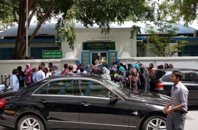 ނައިބު ރައީސް ވަޑައިގަތުމުން ޓެސްޓް ހުއްޓުވާލުމާ އެކު ދަރިވަރުން މުޒާހަރާ އަށް!