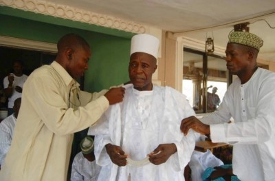 އުމުރުން 92، އަނބިންގެ އަދަދު 97