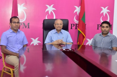 ރައީސް ޔާމީންގެ ކުރީގެ މިނިސްޓަރުންނާ މައުމޫން މަޝްވަރާކުރައްވައިފި