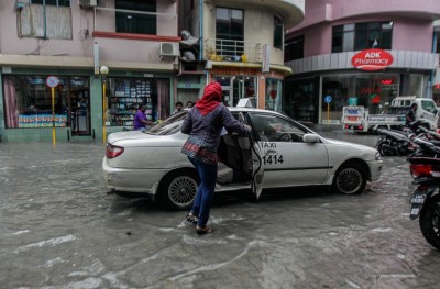 ދަތުރުމަތީގައި އެހެން މީހުން ޓެކްސީ އަށް އަރުވާ ނަމަ ހުއްދަ ބާތިލް ކުރަނީ