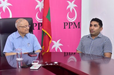 ރައީސް ޔާމީންގެ ކުރީގެ މިނިސްޓަރުންނާ މައުމޫން މަޝްވަރާކުރައްވައިފި
