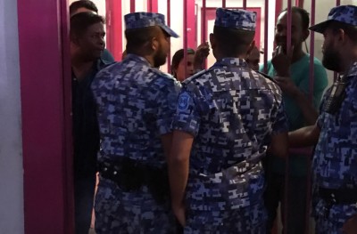 ޕީޕީއެމްގެ ދެ ފެކްޝަންގެ ސަޕޯޓަރުން ހަމަނުޖެހުން ހިންގައިފި