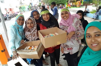 ކަޕްކޭކު ވިއްކައިގެން އެހީތެރިކަން ފޯރުކޮށްދޭ ދިވެހިން