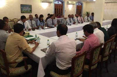 ރައީސް ޔާމީން ފެކްޝަނުގެ ޖަލްސާ އަށް ދާން މަޖުބޫރުކޮށް، އިންޒާރު ދެނީ!