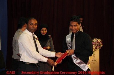 އަހުމަދިއްޔާ ގްރޭޑް 10ގެ ދަރިވަރުން ގްރެޖުއޭޓް ވެއްޖެ
