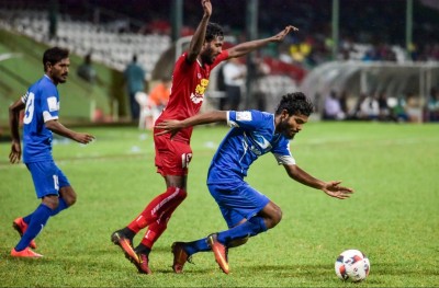 ނިއު ރޭޑިއަންޓް ބަލިކޮށް ޓީސީ ފުރަތަމަ ފަހަރަށް ފައިނަލަށް