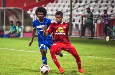 ނިއު ރޭޑިއަންޓް ބަލިކޮށް ޓީސީ ފުރަތަމަ ފަހަރަށް ފައިނަލަށް