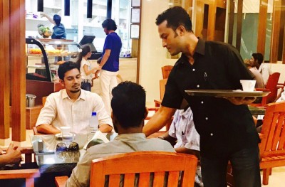 ރެޑް ވޭވް ކެފޭ ހުޅުމާލޭގައި ހުޅުވައިފި