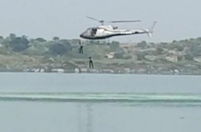 ފިލްމެއްގެ މަންޒަރެއް ކުޅެނިކޮށް އިންޑިއާގެ ދެ އެކްޓަރަކު ގެނބިގެން މަރުވެއްޖެ