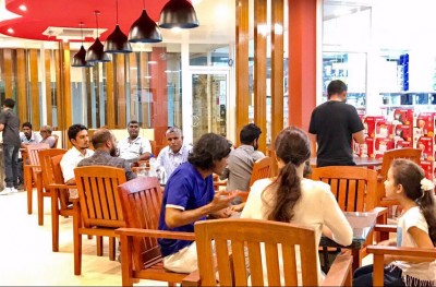ރެޑް ވޭވް ކެފޭ ހުޅުމާލޭގައި ހުޅުވައިފި