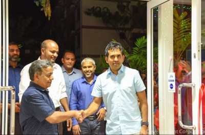 ރެޑް ވޭވް ކެފޭ ހުޅުވުމުގެ މުއްދަތު އިތުރުކޮށްދީފި