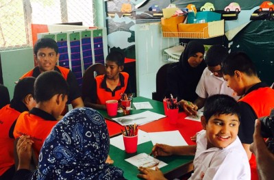 ނުކުޅެދުންތެރިކަން ހުންނަ ކުދިންގެ ކުރެހުންތައް ހިމަނައިގެން ހެދުން ތައްޔާރުކުރަނީ