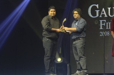 ފިލްމުތަކަށް އެވޯޑް ދިނުމުގައި އިންތިޒާމެއް ނެތް