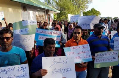 ދެކޮޅު ހަދަމުން ދަނިކޮށް މީދޫ ފަރު ގޮއްވަން ފަށައިފި