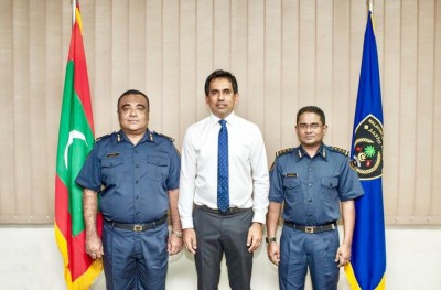 އިމިގްރޭޝަންގެ ޔުނިފޯމް 12 އަހަރަށް ފަހު ބަދަލުވެ، ތަފާތު ކުލައެއް
