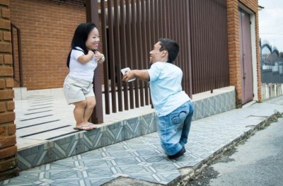 އެންމެ ކުރު ދެމީހުން ކައިވެނިކޮށް ރެކޯޑް ފޮތަށް