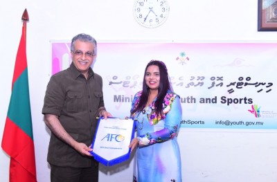 ޝެއިޚް ސަލްމާން ކުޅިވަރުގެ އިސް ފަރާތްތަކާ ބައްދަލުކުރައްވައިފި
