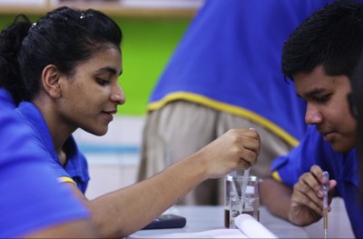 ބިލަބޮންގް ސްކޫލު: ވަރުގަަދަ ކަރިކިއުލަމަކާ އެކު ތަފާތު ފުރުސަތުތަކެއް