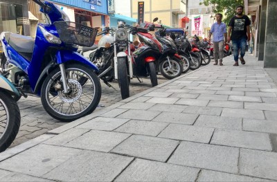 މަގުތައް އަލުން ހަދާއިރު ގަސް އިންދާނެ ޖާގައެއް ނެތް!