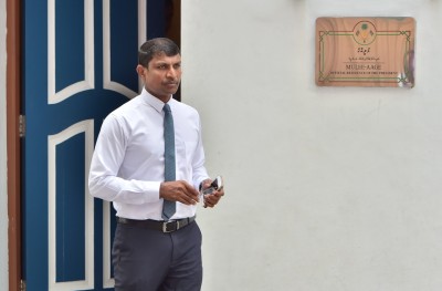 12 ޑޮލަރަށް ބަދަލުކުރީ ރައީސަށް އެނގިވަޑައިގެނެއް ނޫން!