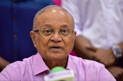 ނޫސްވެރިންނަށް ސަރުކާރުން ކުރިމަތިކުރާ ގޮންޖެހުންތައް ހުއްޓާލަން މައުމޫން ގޮވާލައްވައިފި