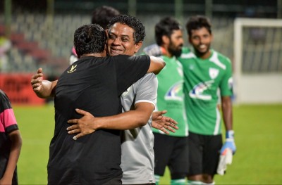 އިސްކަންދޭނީ އީގަލްސް އަށް، އެހެން ދިމާލަކުން ވެސް ފެނިދާނެ: ސާންތީ