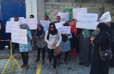 ޓާޓާ ފްލެޓް ލިބުނު މީހުން ޑައުންޕޭމަންޓް ކުޑަކޮށްދޭން ގޮވާލައި ހިމޭން މުޒާހަރާއެއް ކޮށްފި
