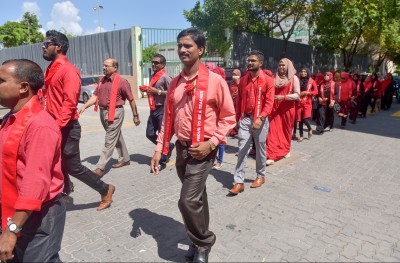 ޕްރިންސިޕަލުންގެ މުސާރަ ބޮޑުކުރަން ބުނި ފަހުން ދެ އަހަރު