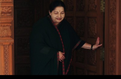 ޖަޔަލަލިތާ: ދެކުނު އިންޑިއާގައި އުފެދުނު ވަރުގަދަ ސިޔާސީ "މަންމަ" އެއް