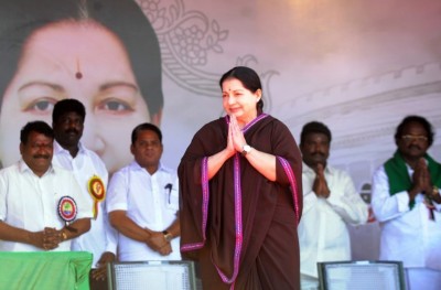 ޖަޔަލަލިތާ: ދެކުނު އިންޑިއާގައި އުފެދުނު ވަރުގަދަ ސިޔާސީ "މަންމަ" އެއް