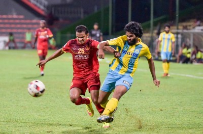 އަކްރަމް ނިއު ރޭޑިއަންޓަށް ސޮއިކޮށްފި