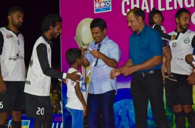 އެއްލައްކަ ކަޕުގެ ޗެމްޕިއަންކަން ބްލެކްޒީނޯ ހޯދައިފި
