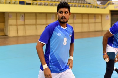 ކުޅުންތެރިން ތިބީ ގޯލްޑަކަށް ކެތްމަދުވެފައި: ބަޓިސް