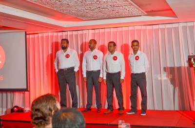 އެވްރިތިން ރެޑް: ޒަމާނީ ފަސޭހަތައް އިނގިލި ކުރިއަށް