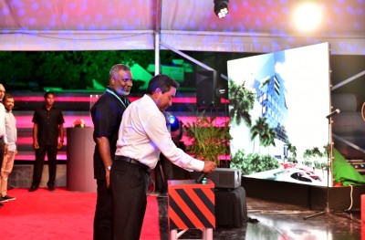 2016: އަގު ބޮޑު މަޝްރޫއުތަކެއްގެ ފެށުން