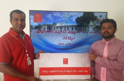 ދިރާގުން ހަތަރު އަތޮޅު ހޮސްޕިޓަލަކަށް އޮކްސިޖަން ކޮންސެންޓްރޭޓަރު ހަދިޔާކޮށްފި