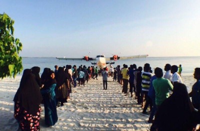 އުއްޗު އާއި ދެ މިނިސްޓަރަކު ހެނބަދު އަށް ވަޑައިގެންނެވި ސީޕްލޭންގެ ކަނދެއްގައި ނަގިއްޔަކުން ޖެހި ގެއްލުން ވެއްޖެ