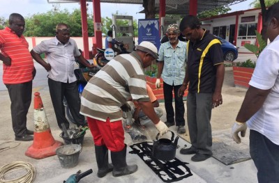 އައްޑޫ ތާރު މަގުތަކުގައި އަލުން ސްޕީޑް ބްރޭކަރު އަޅަން ފަށައިފި