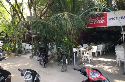 ކާނިވަލުގެ ކެފޭތަކުން 46 ބިދޭސީއަކު ހައްޔަރުކޮށް، ހަތަރު މީހަކު ދޫކޮށްލައިފި
