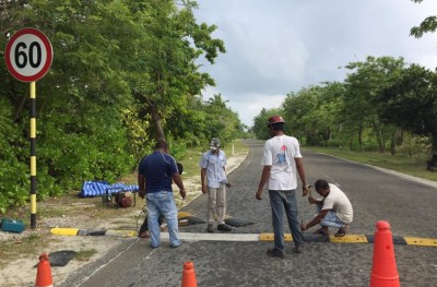 އައްޑޫ ތާރު މަގުތަކުގައި އަލުން ސްޕީޑް ބްރޭކަރު އަޅަން ފަށައިފި