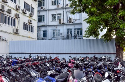 ކުރީގެ އެޓޮލްސް މިނިސްޓްރީ ހުރި ތަނުން ފުލުހުންނަށް ދިން ބިން އަނބުރާ ހަވާލުކުރަން އަންގައިފި
