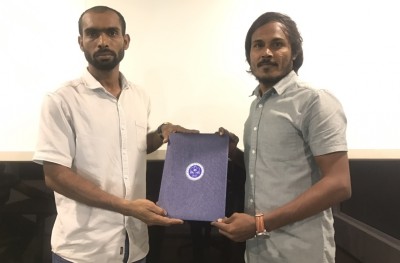 އޭދަފުށީ ކީޕަރު ޒިޔަޒަން އެނބުރި ނިއު އަށް