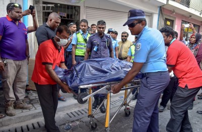 ގެއެއްގެ ތެރޭގައި ދެމަފިރިއަކު މަރުވެފައި ތިއްބާ ފެނިއްޖެ