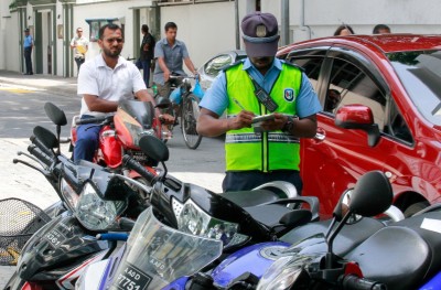 އޮޅުންބޮޅުން: މާލޭގެ މަގުމަތީ ޓުރެފިކް