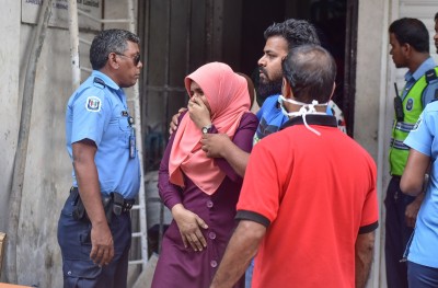ގެއެއްގެ ތެރޭގައި ދެމަފިރިއަކު މަރުވެފައި ތިއްބާ ފެނިއްޖެ