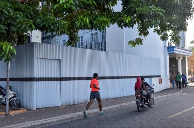 ކުރީގެ އެޓޮލްސް މިނިސްޓްރީ ހުރި ތަނުން ފުލުހުންނަށް ދިން ބިން އަނބުރާ ހަވާލުކުރަން އަންގައިފި