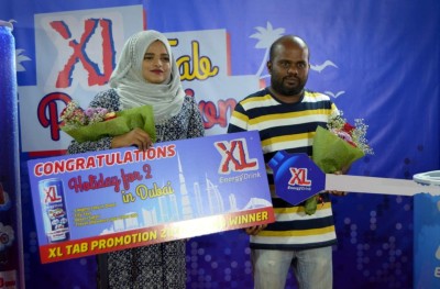 އެކްސްއެލް އެނާޖީ ޑްރިންކް ޕްރޮމޯޝަންގެ ދުބާއީ ދަތުރު ލިބުނު މީހާއާ އިނާމު ހަވާލުކޮށްފި