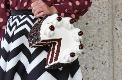 ކޭކެއް ނޫން، އަތްދަބަހެއް