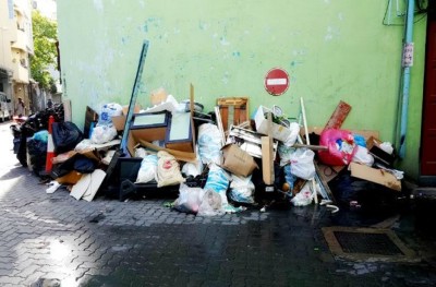 މުއައްސަސާތަކުން ހާހެއްހާ މީހުން ނިކުމެ މާލެ ސާފުކޮށްފި