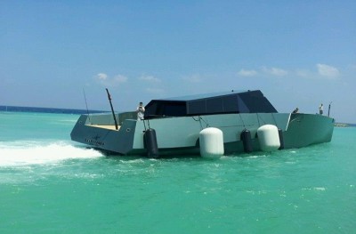 ސަބްމެރިނެއް ނޫން؛ ސުޕަ ޔޮޓެއް